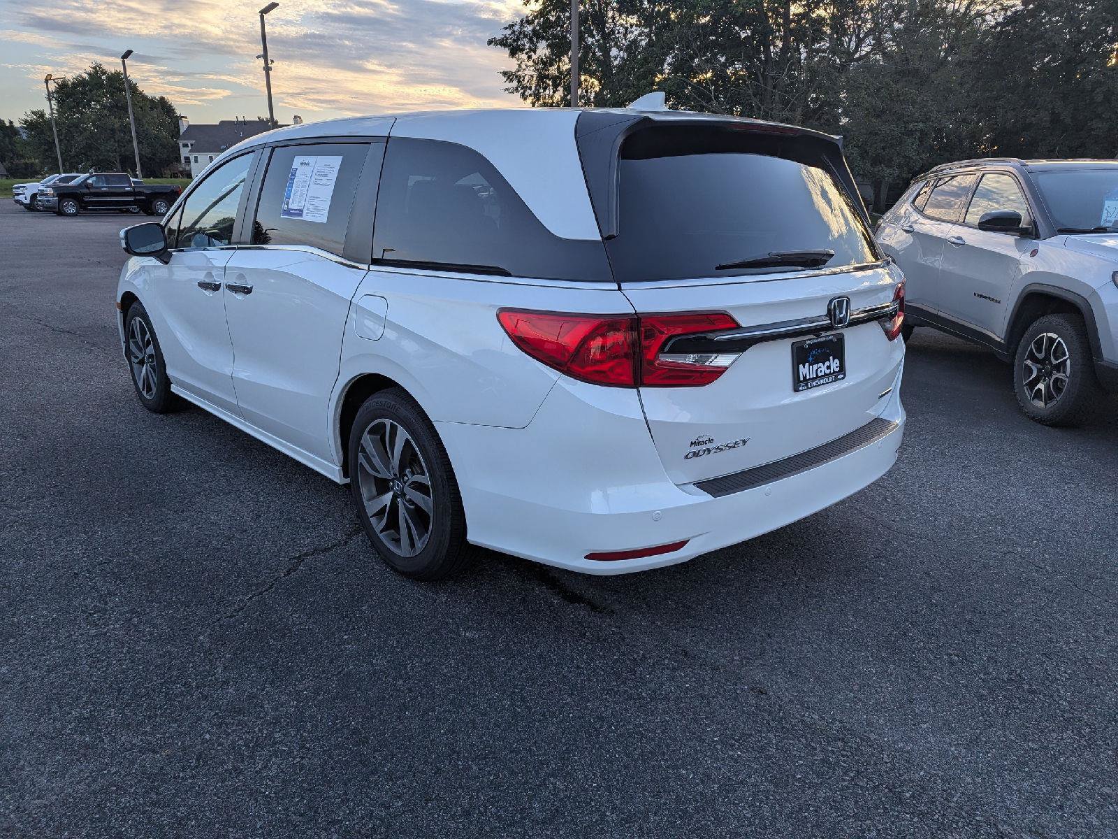 Used 2023 Honda Odyssey Touring image 5