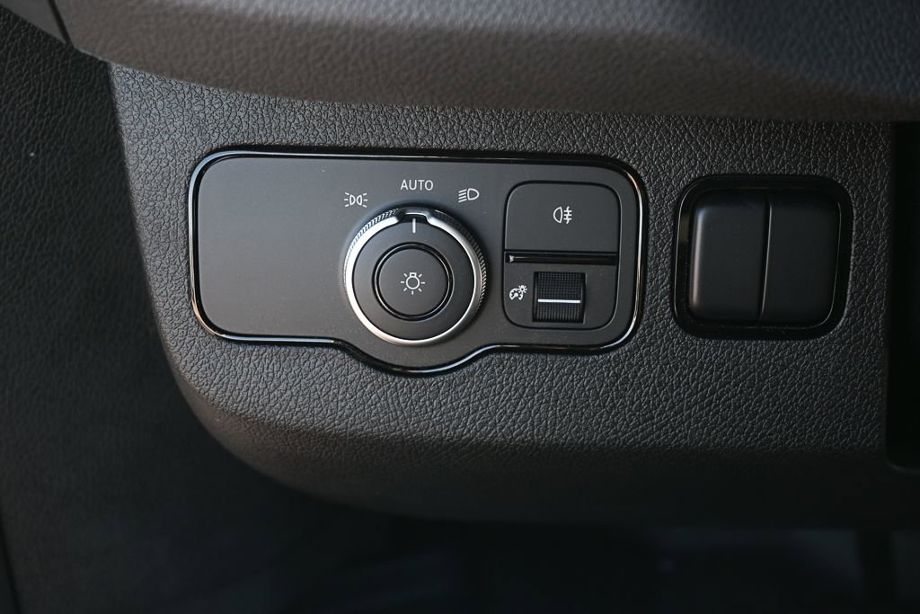 Used 2025 Mercedes-Benz Sprinter 2500 image 9