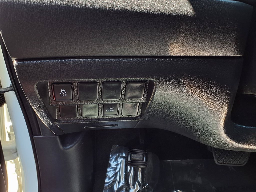 Used 2020 Nissan Pathfinder S FWD image 15