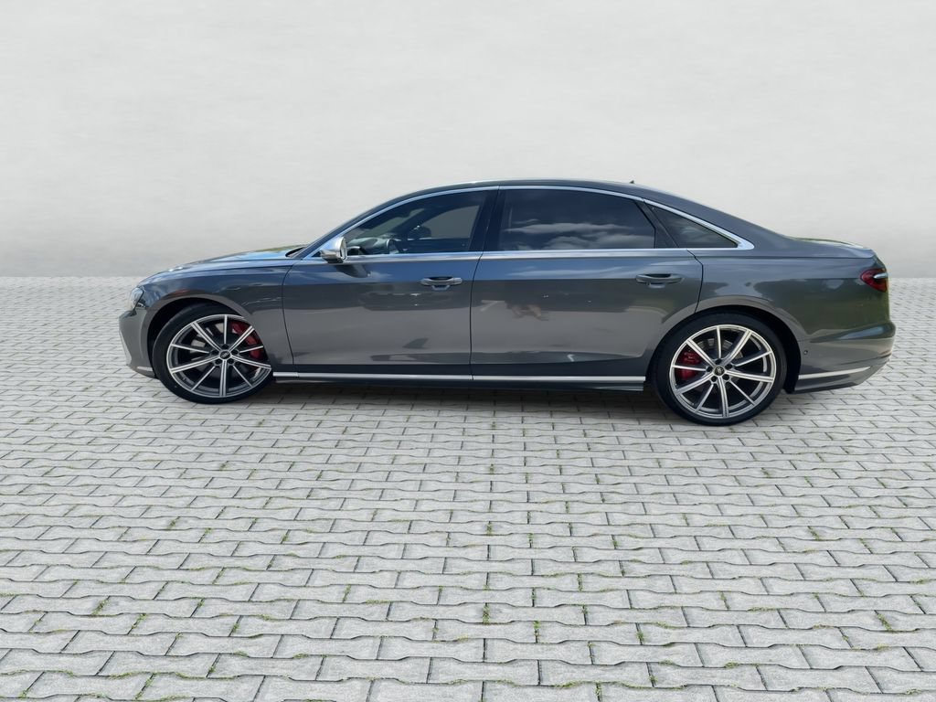 Used 2022 Audi S8 AWD/4WD image 5