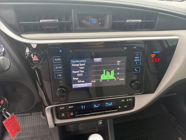 Used 2019 Toyota Corolla LE image 23
