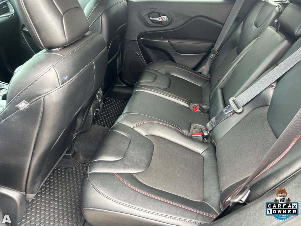 Used 2022 Jeep Cherokee Trailhawk AWD/4WD image 14