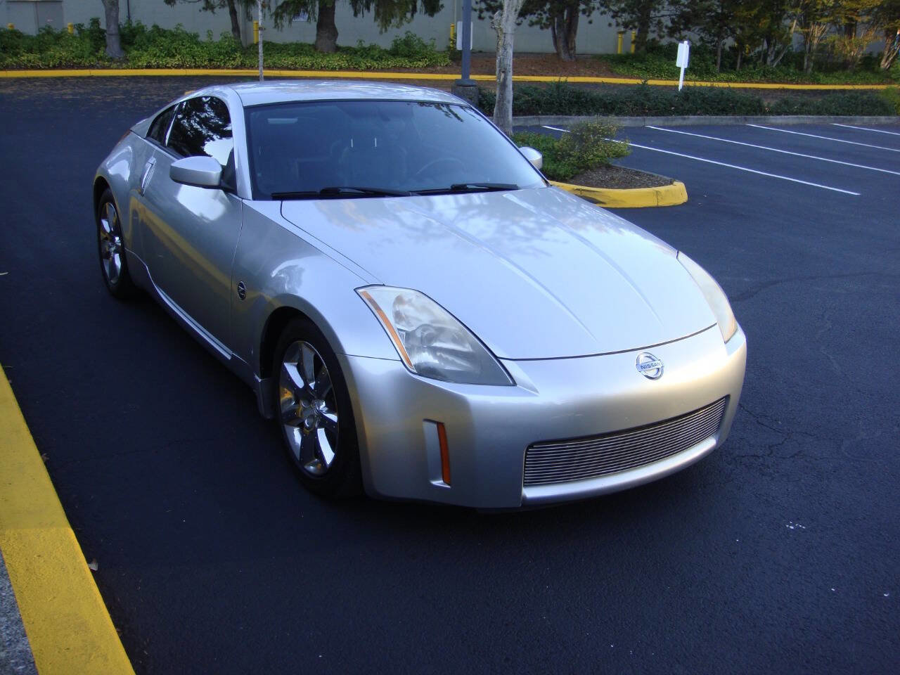 Used 2004 Nissan 350Z Touring w/ Aerodynamics Pkg image 4