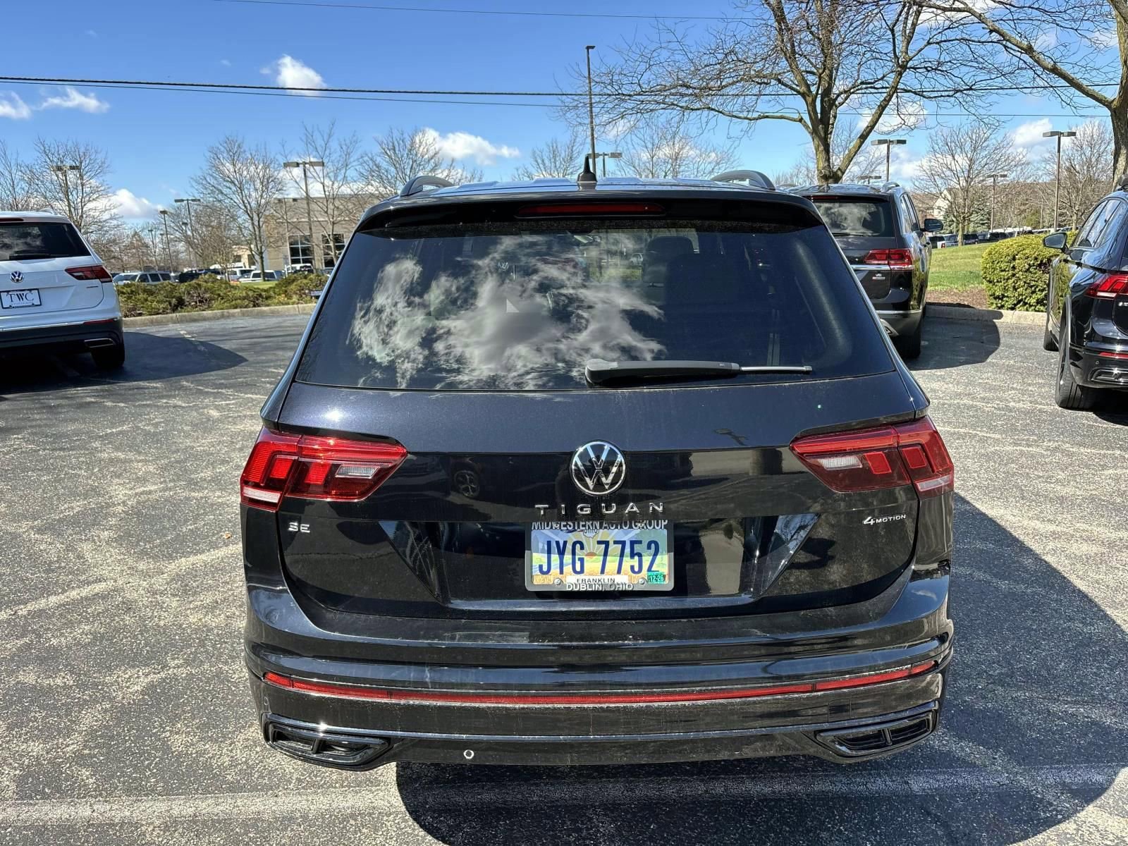 Used 2023 Volkswagen Tiguan SE R-Line image 6