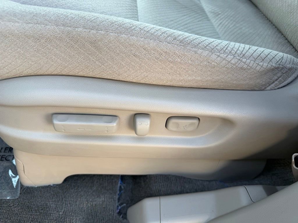 Used 2015 Honda Odyssey EX image 8