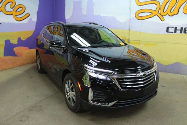 Used 2024 Chevrolet Equinox Premier FWD image 2