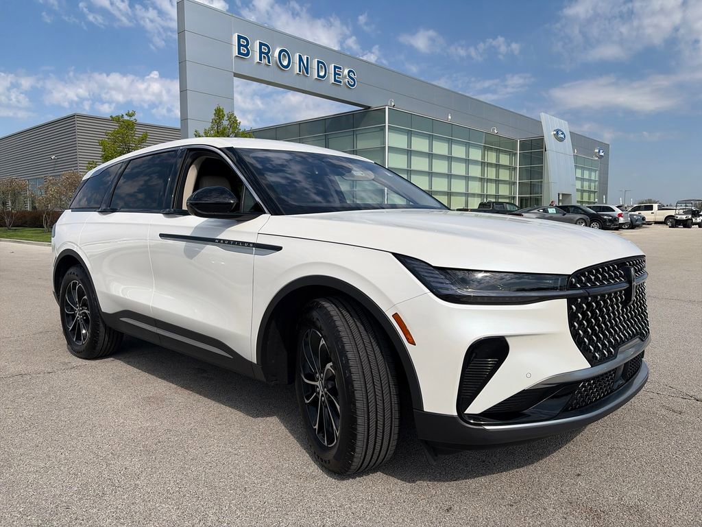 Used 2025 Lincoln Nautilus Premier AWD/4WD image 1