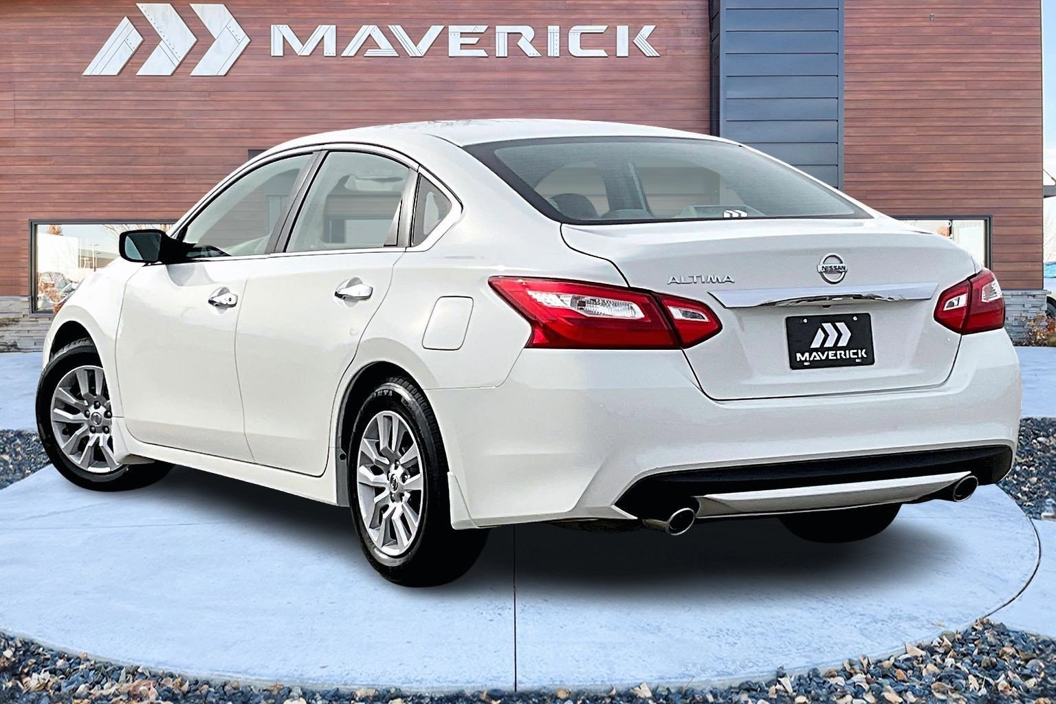 Used 2017 Nissan Altima 2.5 S w/ Power Driver Seat Package image 4