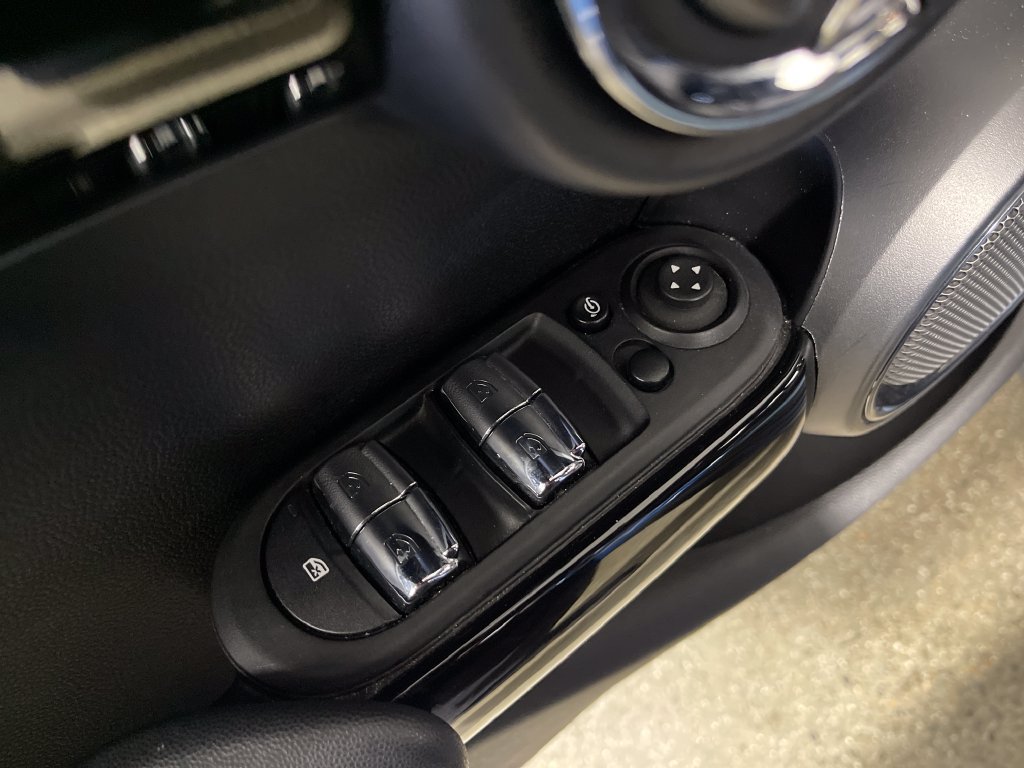 Used 2023 MINI Cooper S FWD image 18