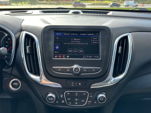 Used 2022 Chevrolet Equinox LT AWD/4WD image 16