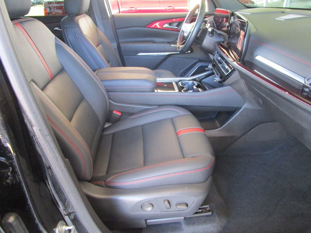 Used 2024 Chevrolet Traverse RS image 23