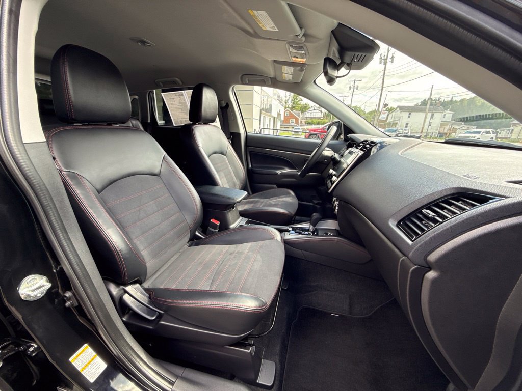 Used 2025 Mitsubishi Outlander Sport ES AWD/4WD image 31