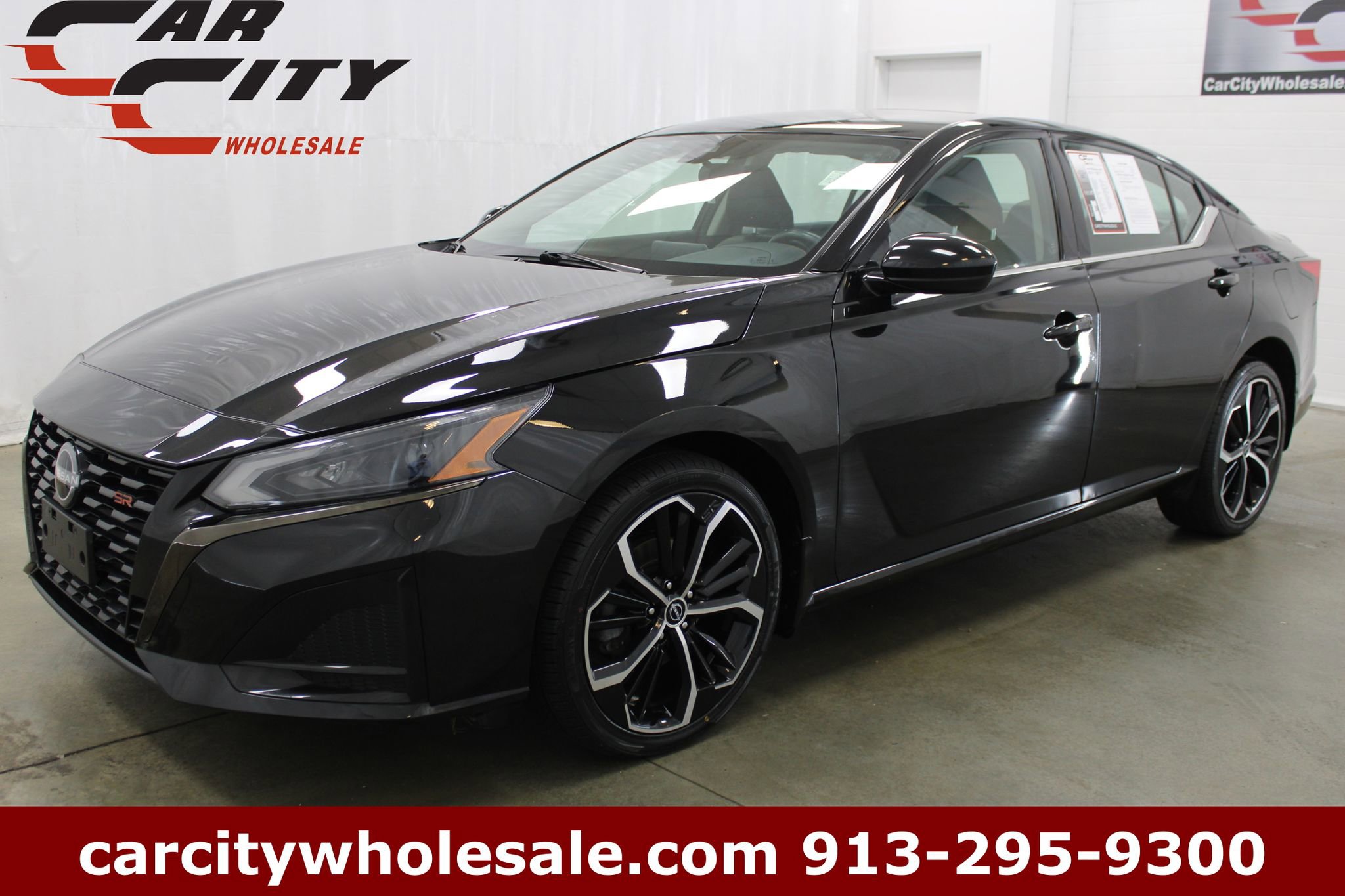 Used 2023 Nissan Altima 2.5 SR image 1