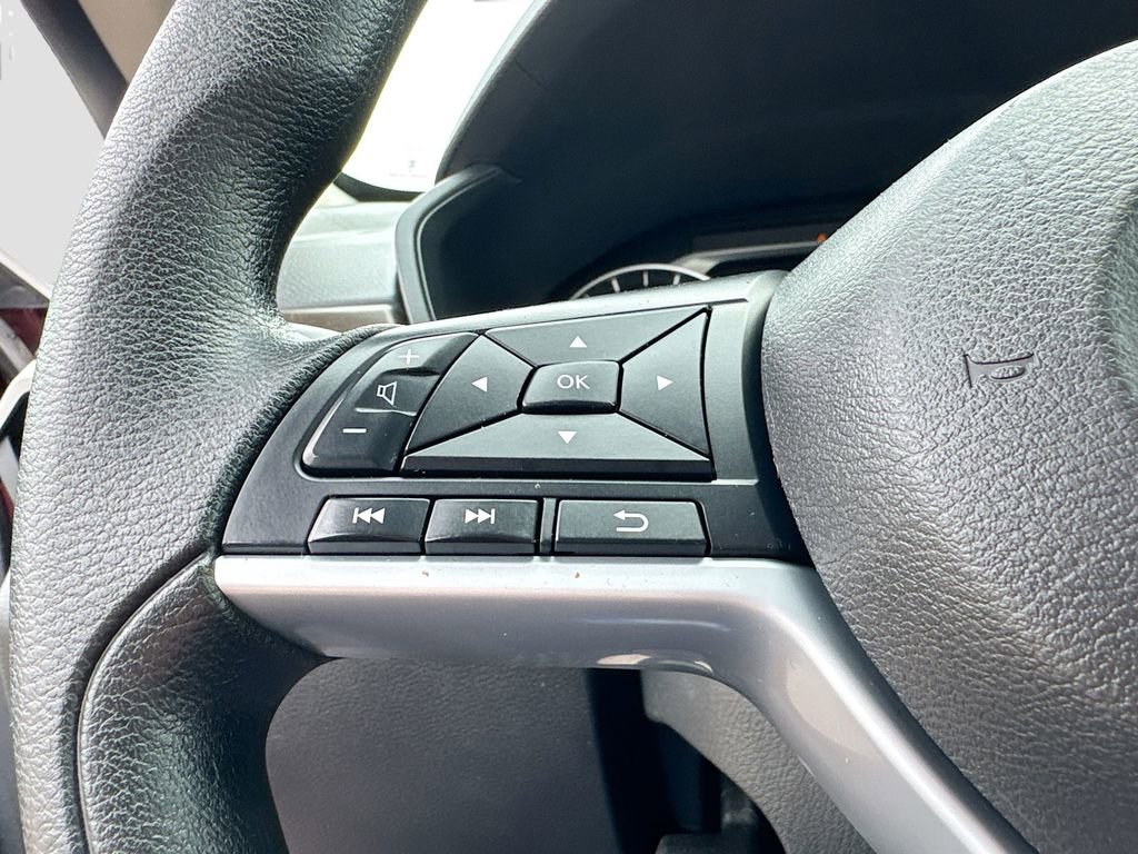 Used 2025 Nissan Altima 2.5 SV AWD/4WD image 23