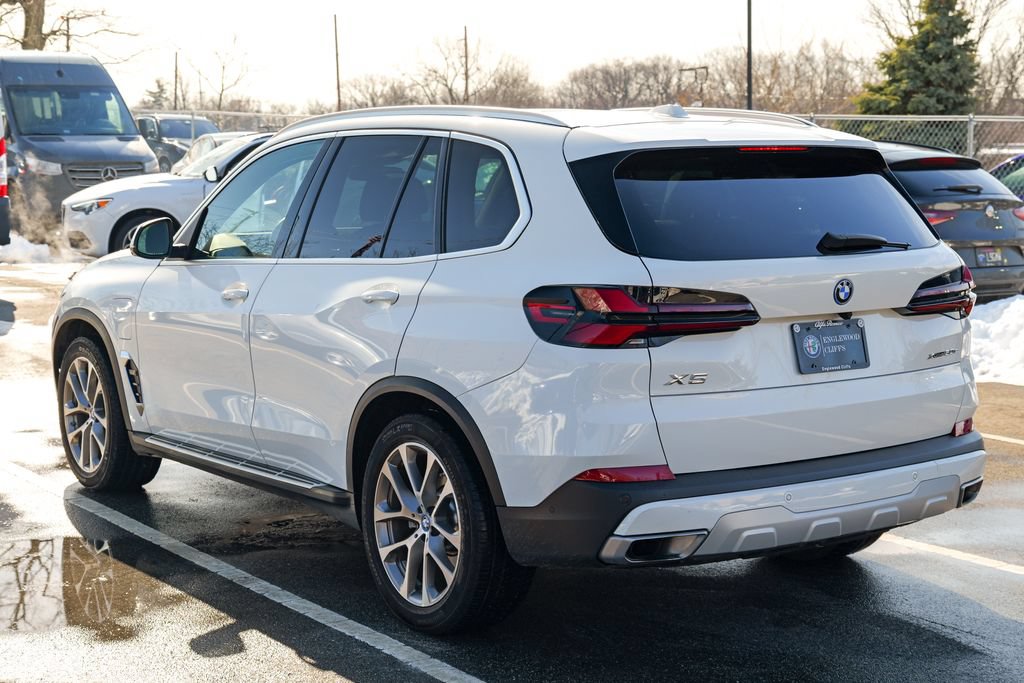 Used 2024 BMW X5 xDrive50e AWD/4WD image 5