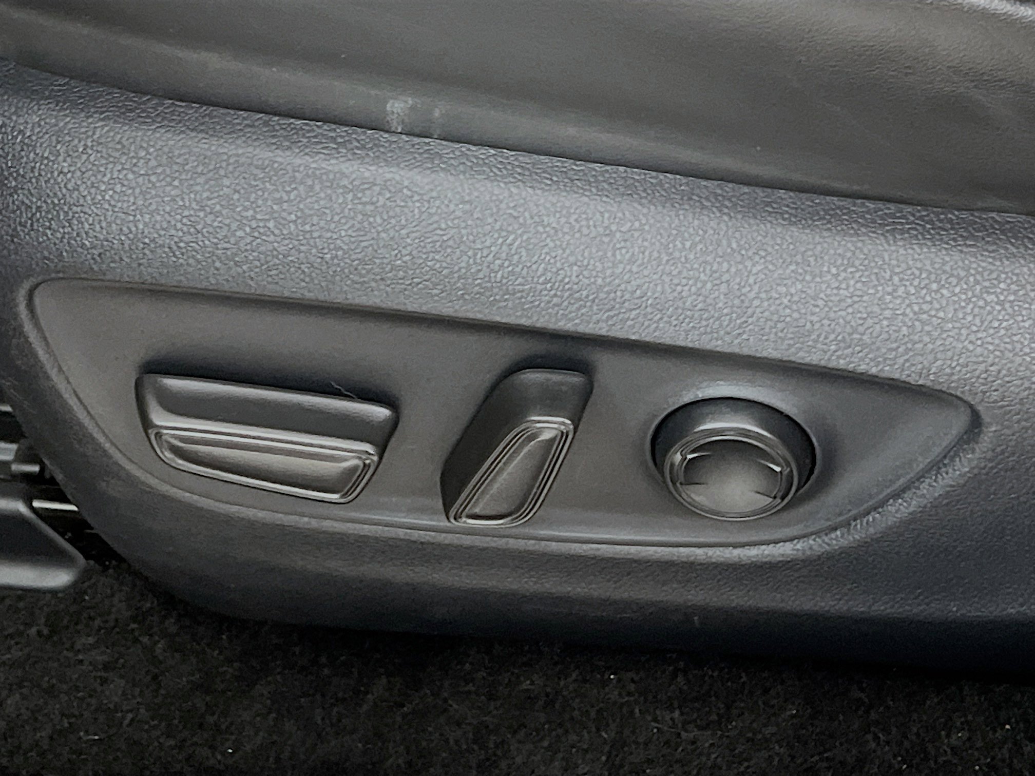 Used 2024 Toyota RAV4 XLE Premium image 16