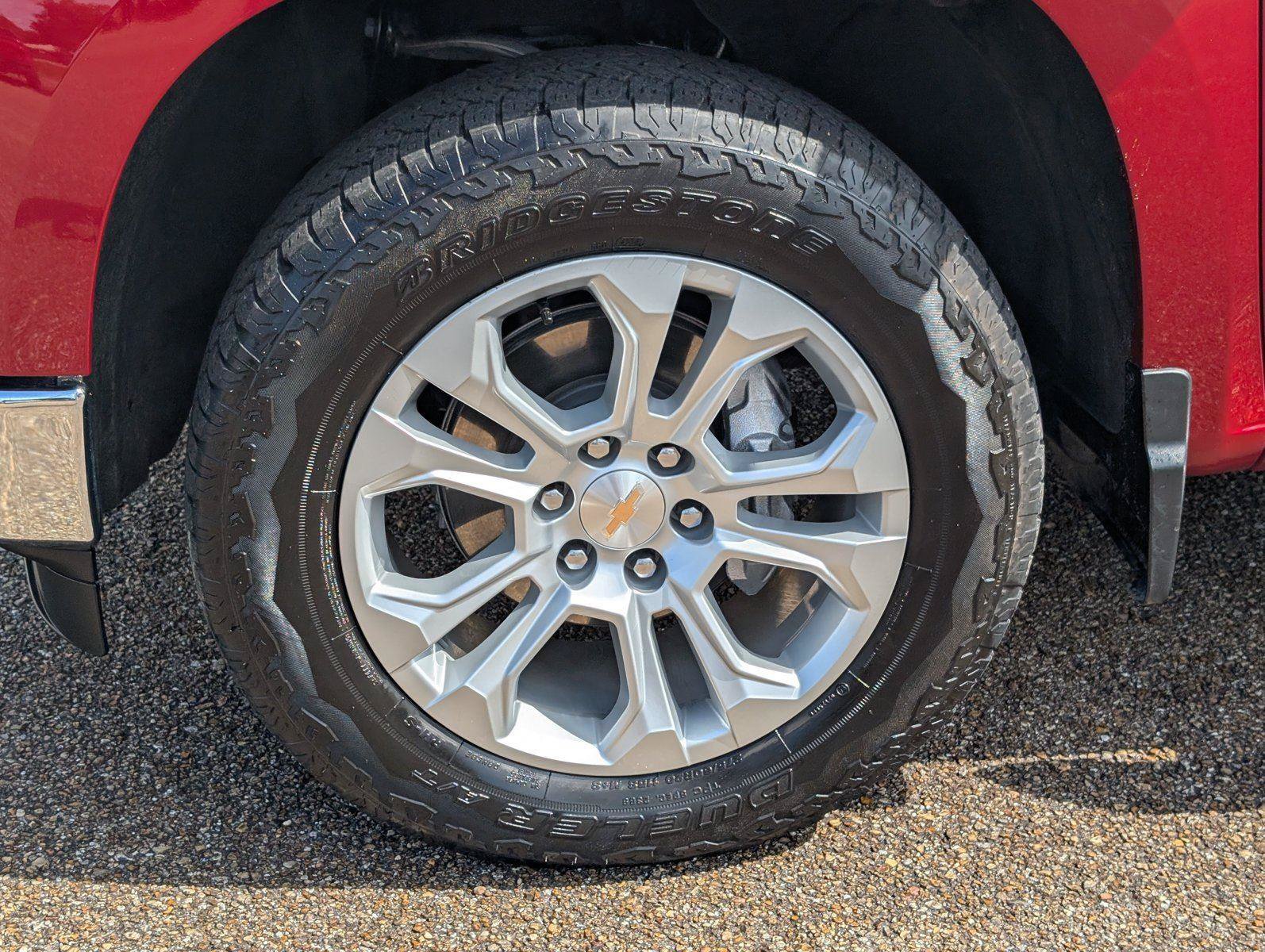 Used 2025 Chevrolet Silverado 1500 LTZ w/ LTZ Premium Package AWD/4WD image 11