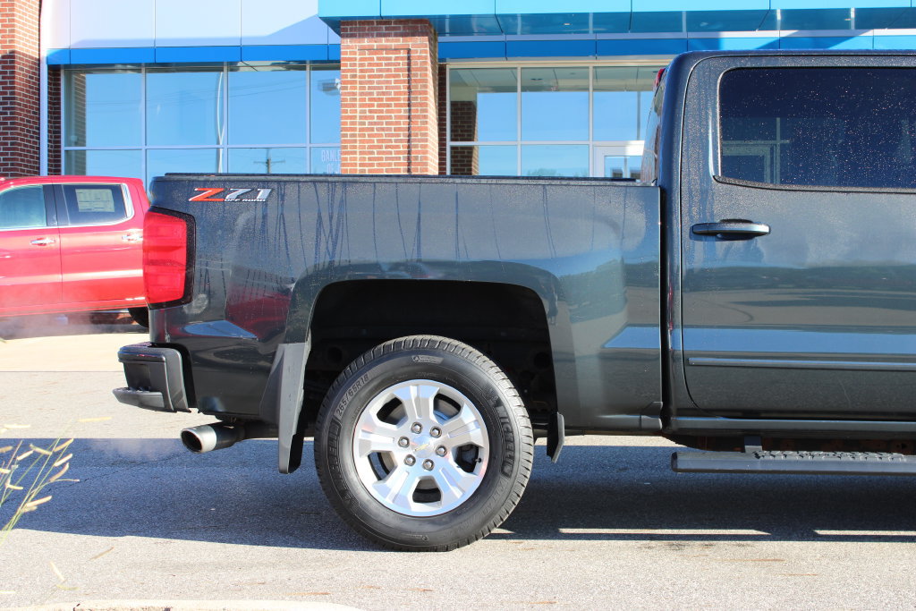Certified 2018 Chevrolet Silverado 1500 LT w/ All Star Edition AWD/4WD image 43