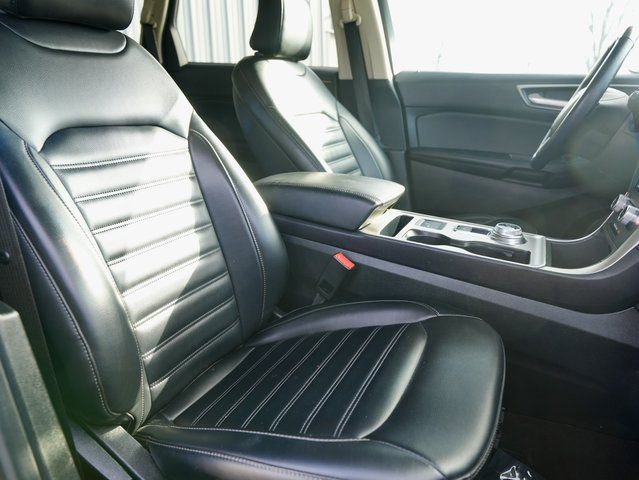 Used 2023 Ford Edge SEL image 9