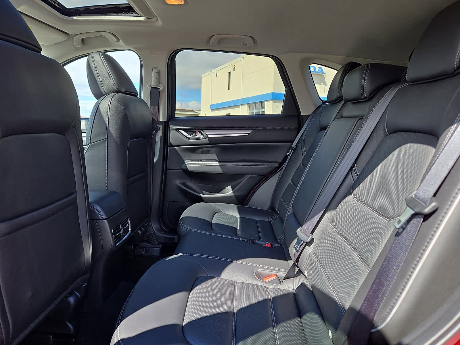 Used 2025 MAZDA CX-5 AWD 2.5 S w/ Premium Plus Pkg image 11