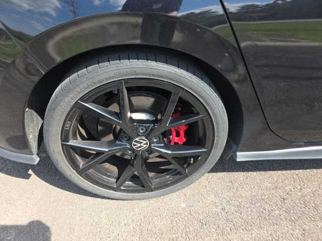Used 2024 Volkswagen GTI SE FWD image 6