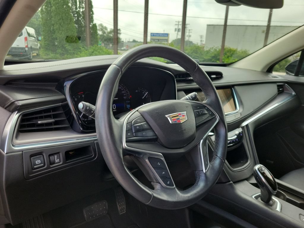 Used 2017 Cadillac XT5 Premium Luxury w/ Driver Assist Package AWD/4WD image 21