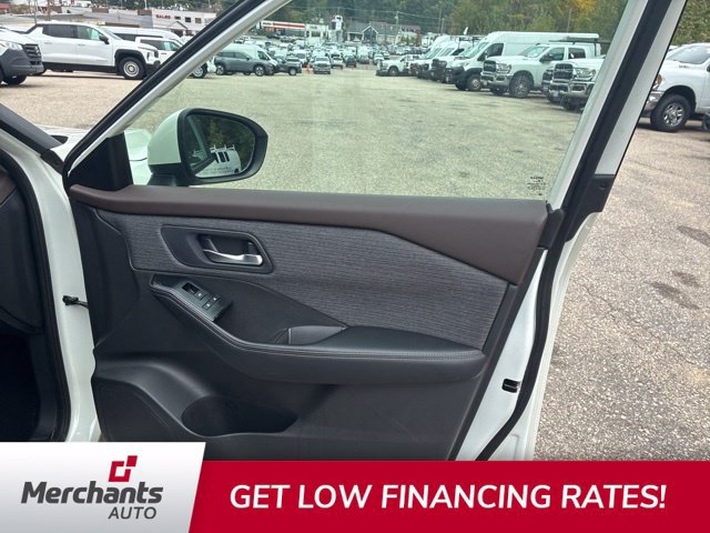 Used 2023 Nissan Rogue SV AWD/4WD image 6