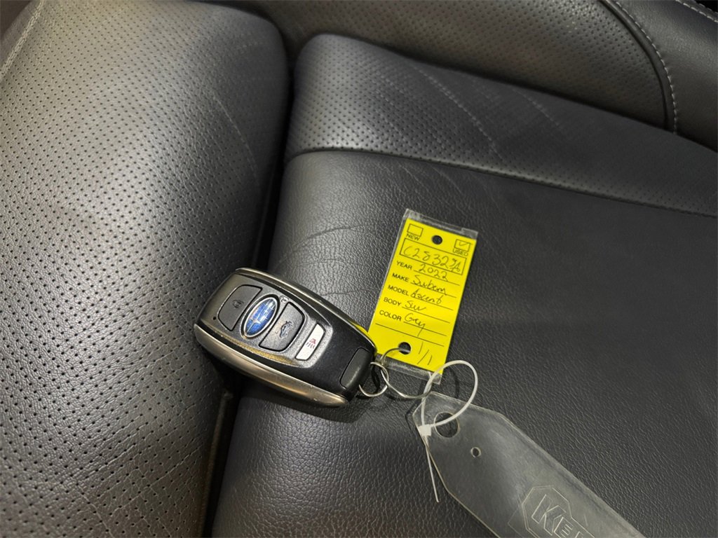 Used 2022 Subaru Ascent Limited w/ Technology Package image 32