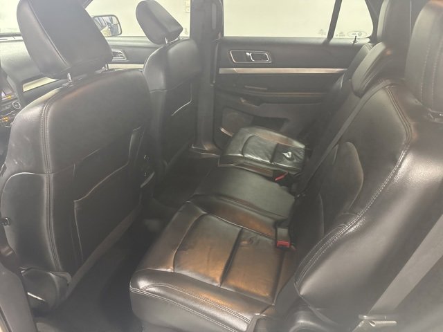 Used 2018 Ford Explorer XLT w/ Equipment Group 202A image 15