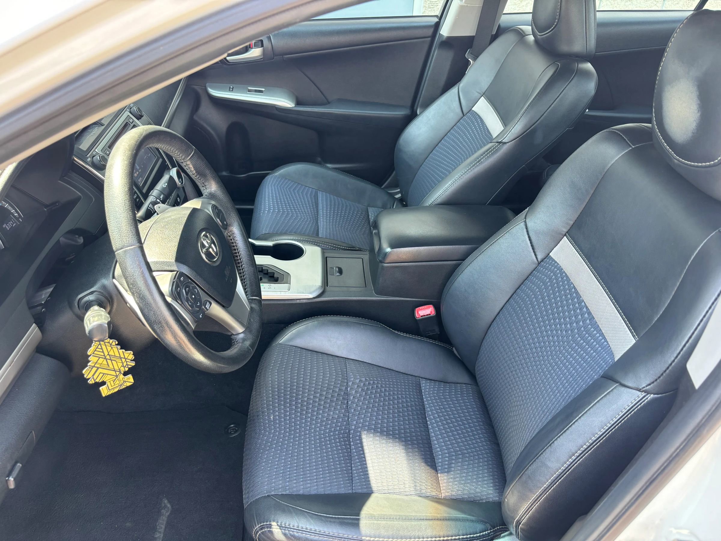 Used 2012 Toyota Camry SE image 9