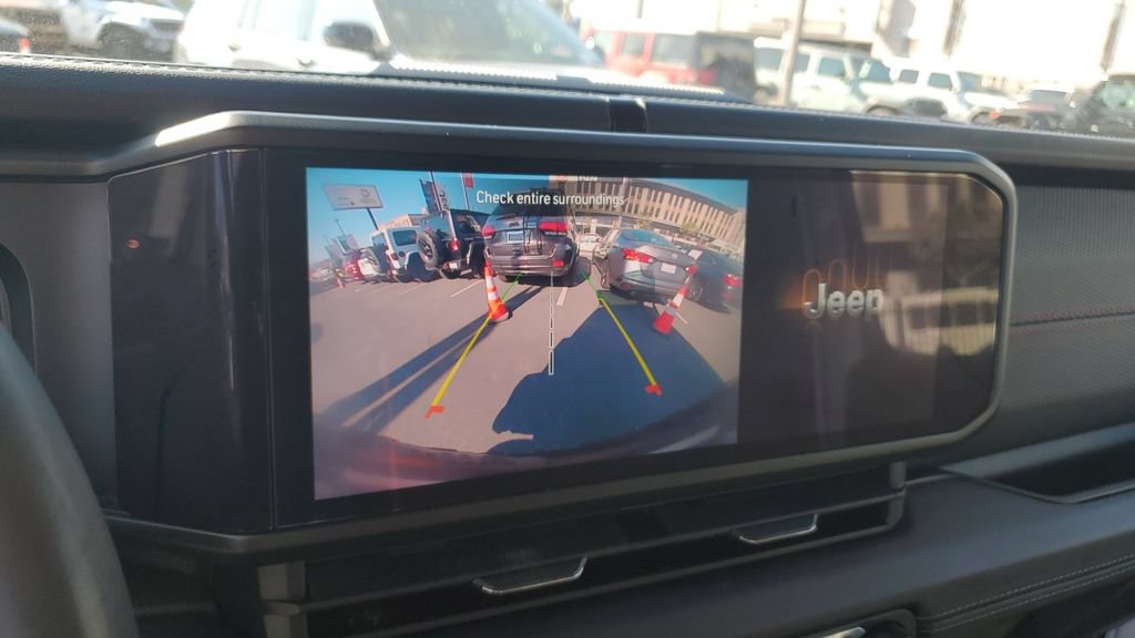 Used 2024 Jeep Wrangler Unlimited Rubicon AWD/4WD image 24