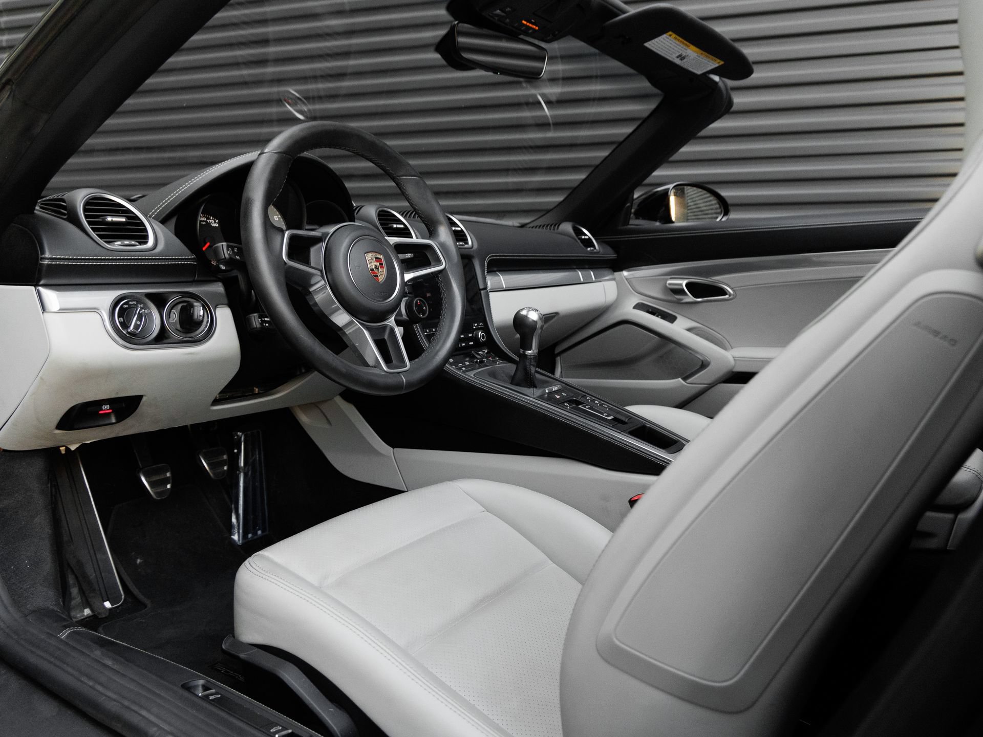 Certified 2025 Porsche 718 Boxster S RWD image 4