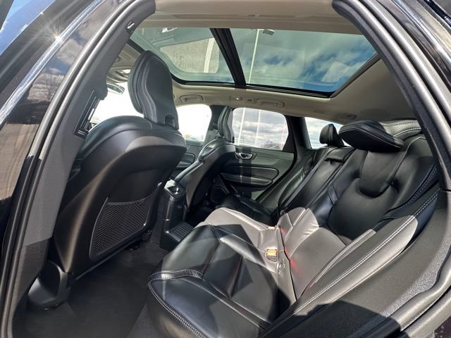 Used 2024 Volvo XC60 T8 Ultimate AWD/4WD image 15