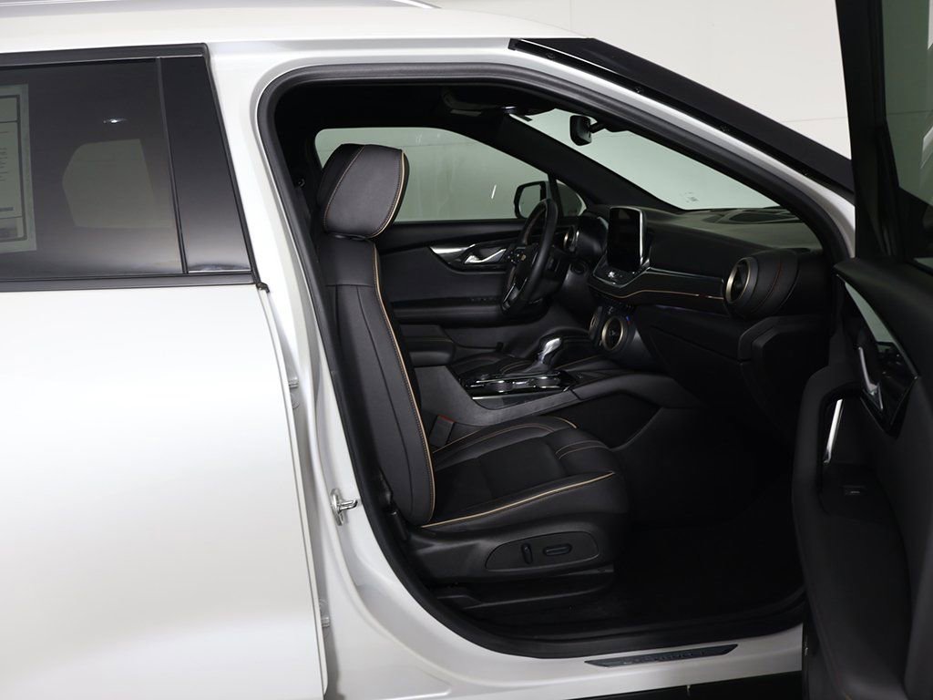 Used 2024 Chevrolet Blazer Premier w/ Enhanced Convenience Package FWD image 35