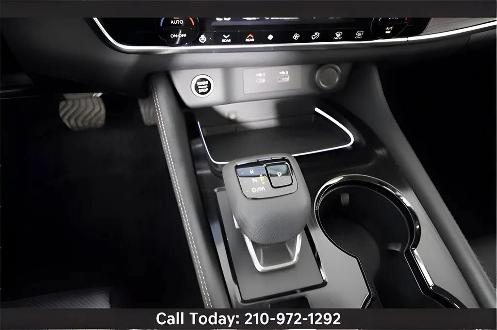 Used 2021 Nissan Rogue Platinum AWD/4WD image 23