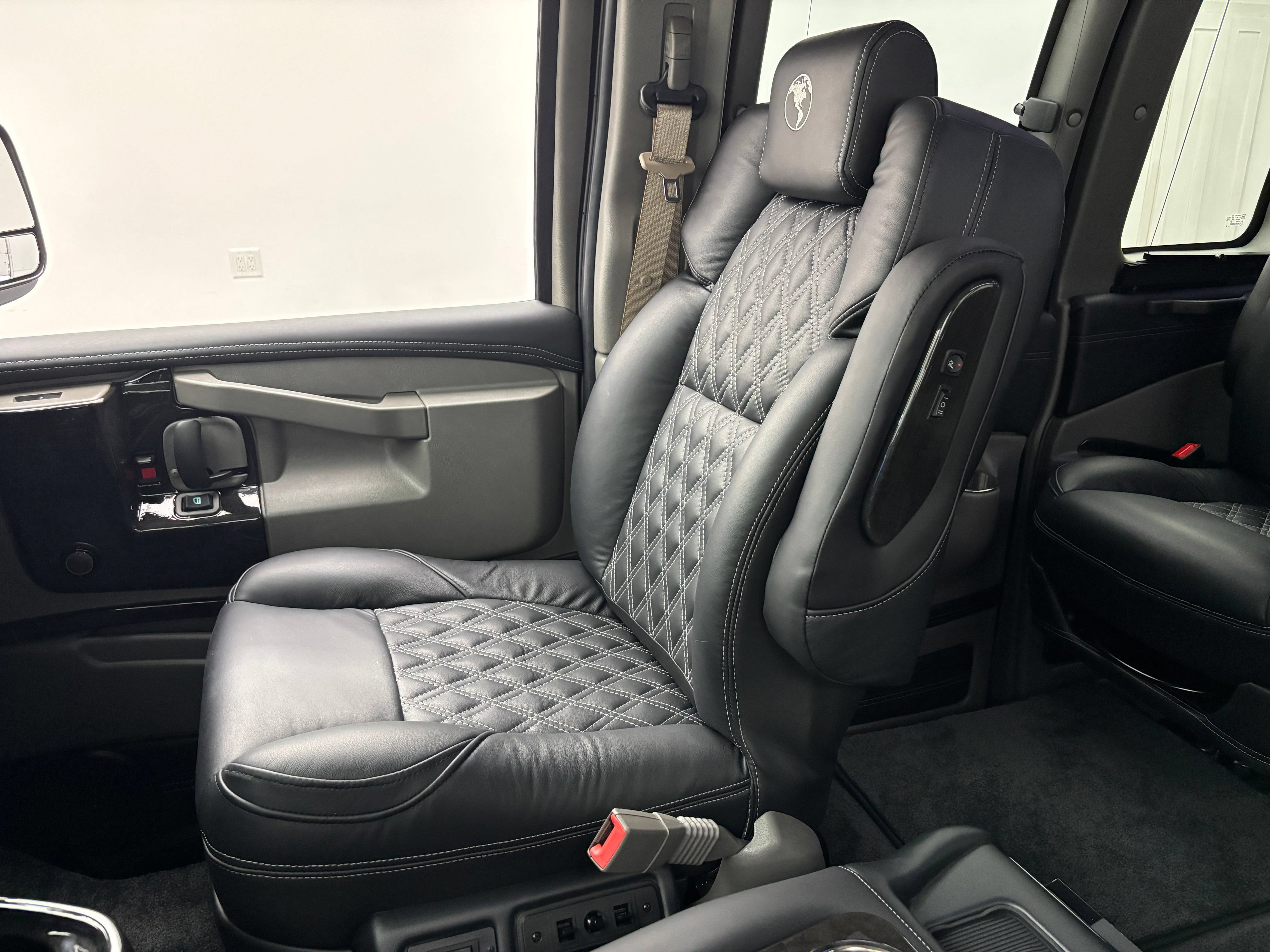 New 2026 GMC Savana 2500 Extended w/ Driver Convenience Package RWD image 47