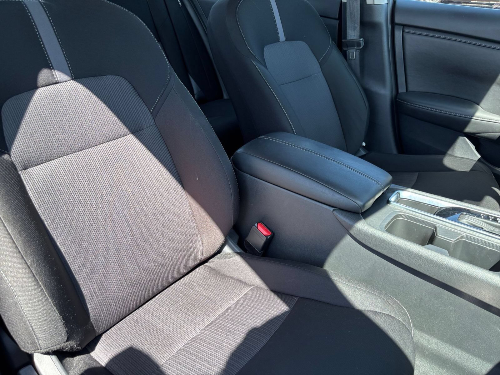 Used 2025 Nissan Sentra SV FWD image 29