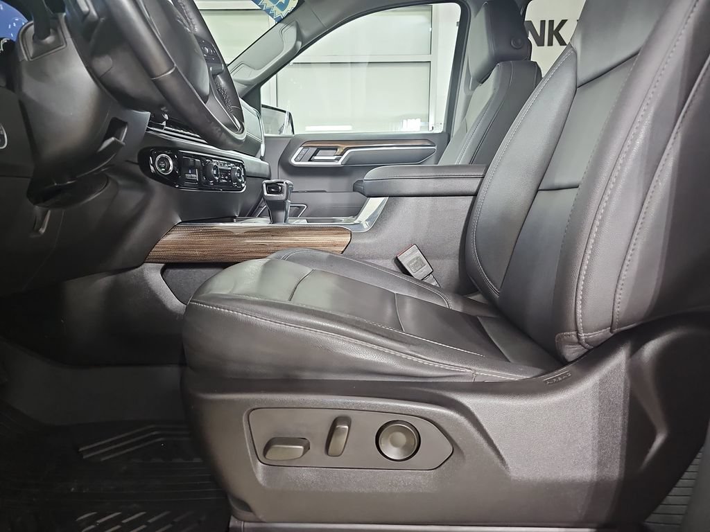 Used 2022 Chevrolet Silverado 1500 RST AWD/4WD image 34