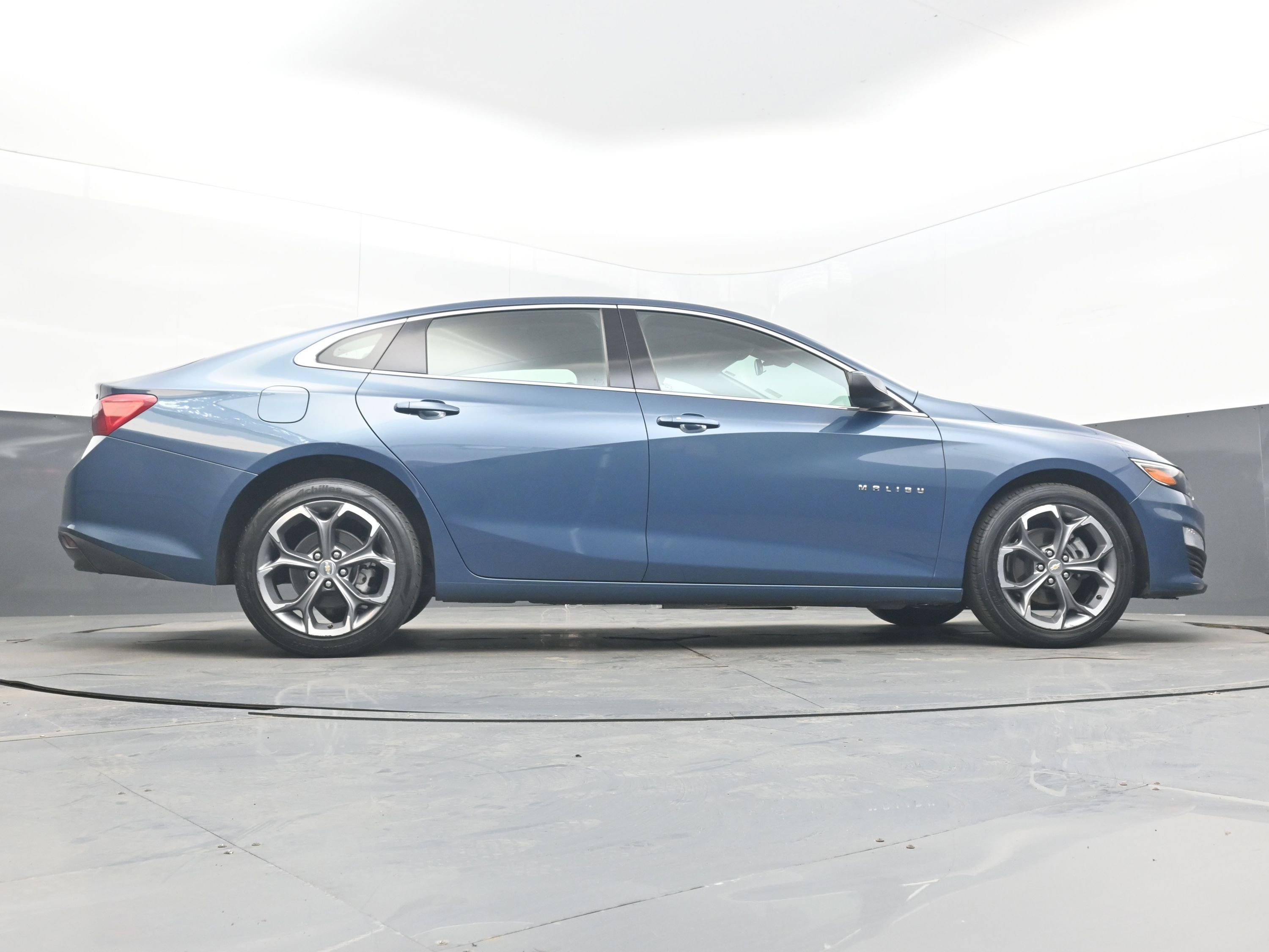 Used 2024 Chevrolet Malibu LT FWD image 31