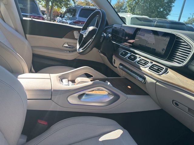 Used 2025 Mercedes-Benz GLS 450 4MATIC image 36
