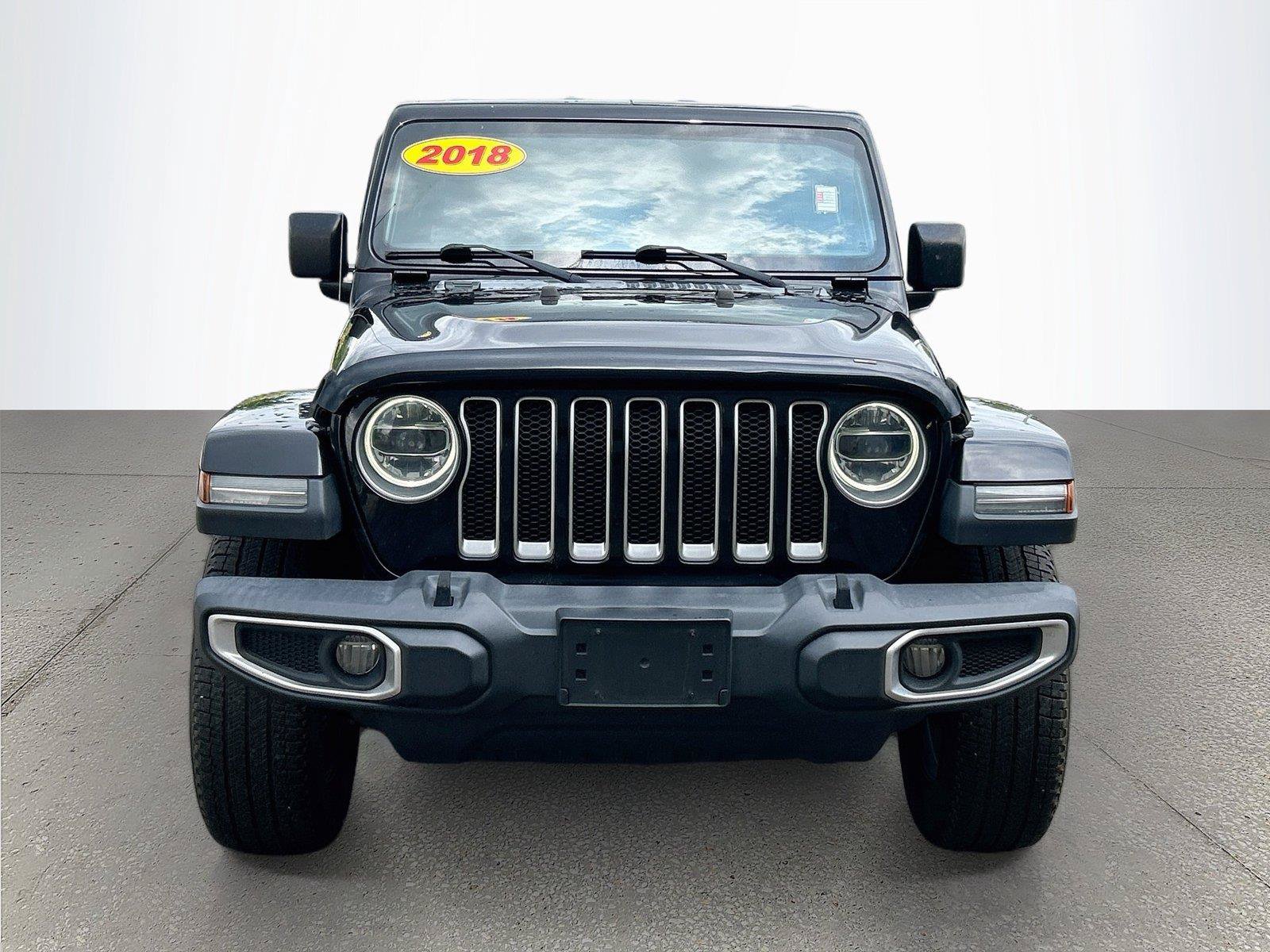Used 2018 Jeep Wrangler Unlimited Sahara AWD/4WD image 9