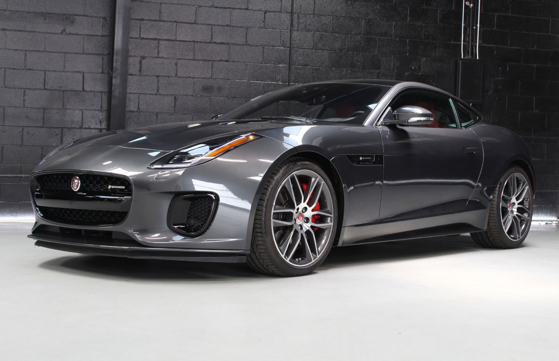 Used 2020 Jaguar F-TYPE R-Dynamic image 4
