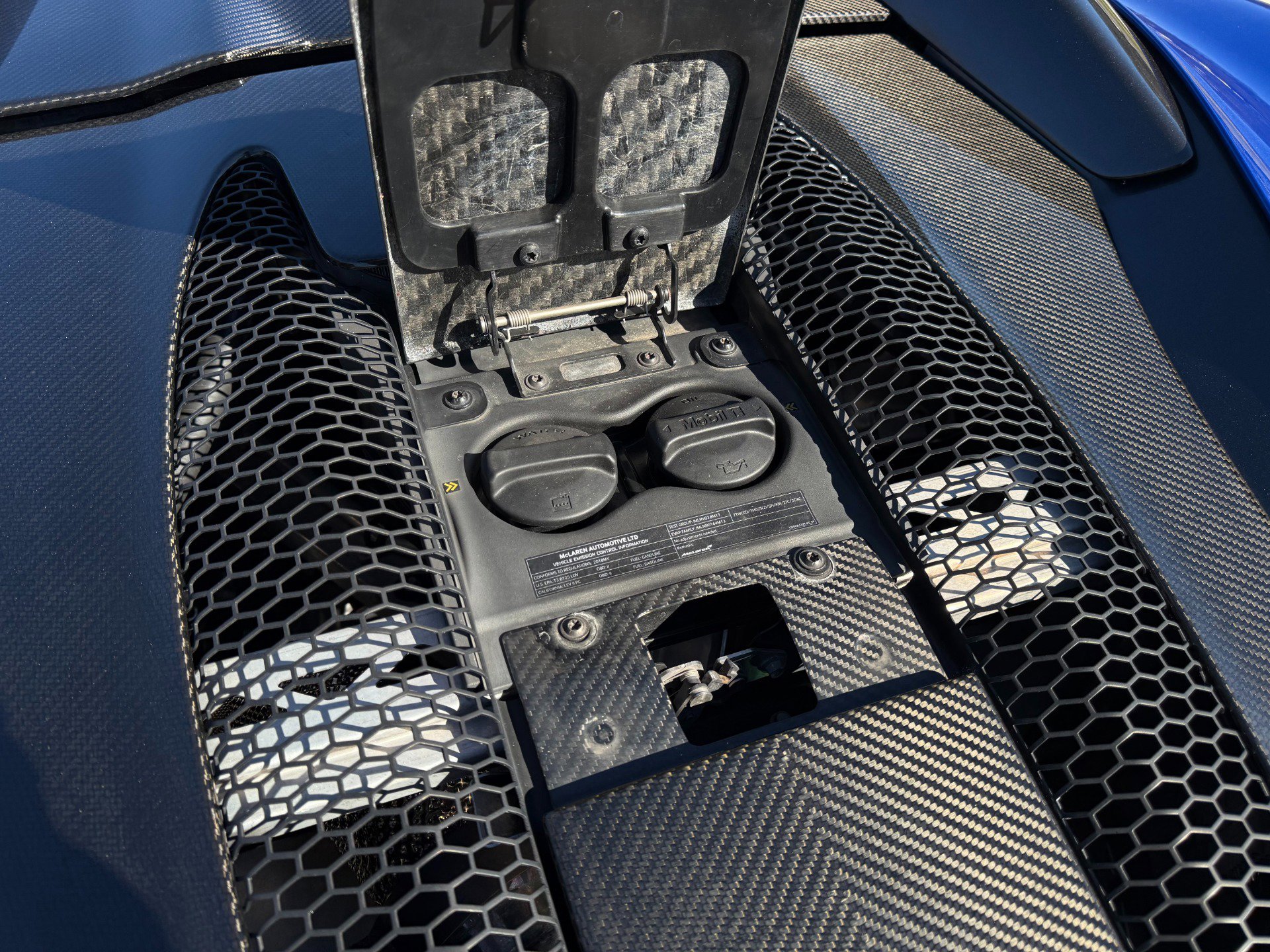 Used 2018 McLaren 570S Spider image 60