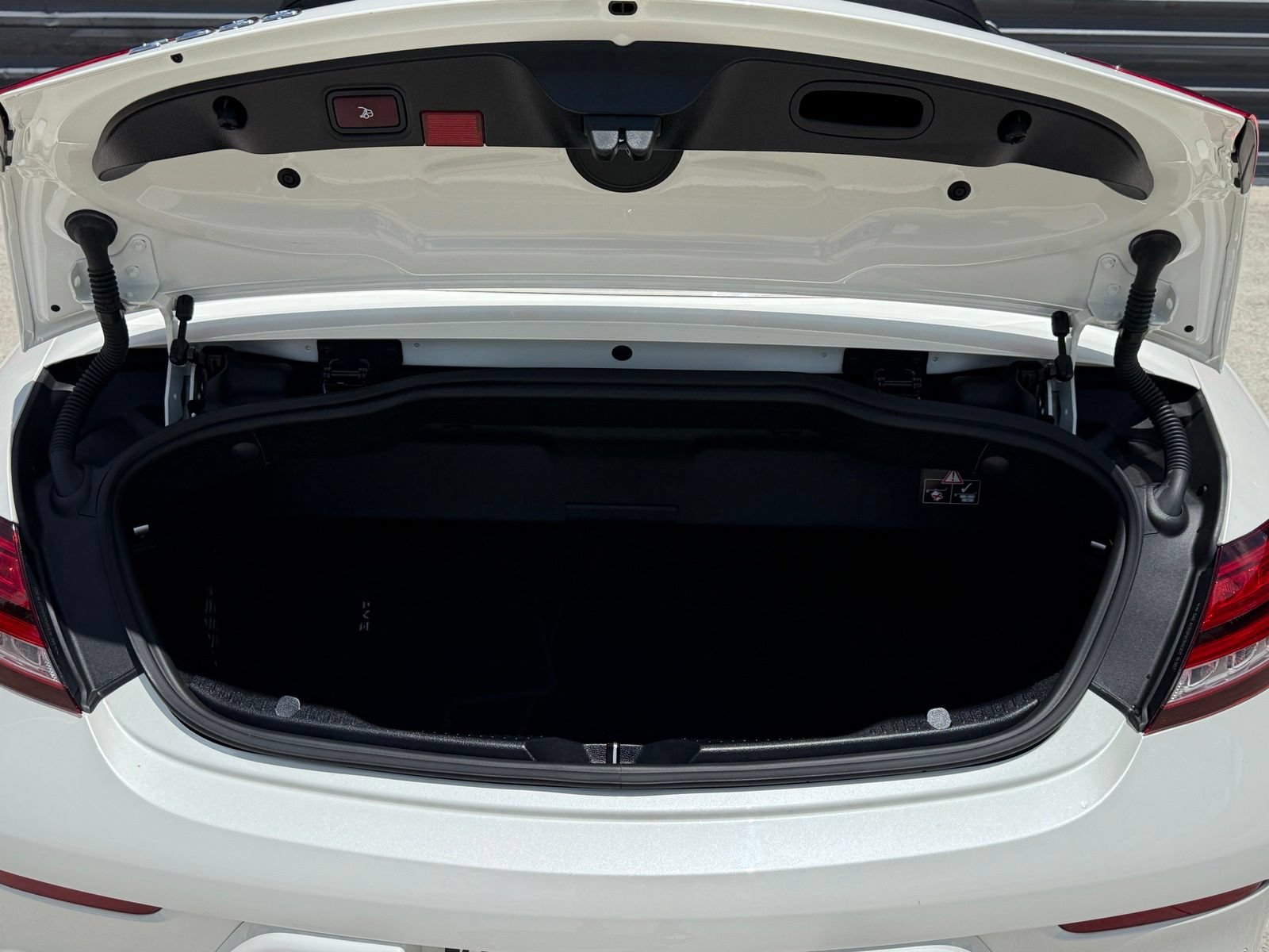 Used 2023 Mercedes-Benz C 300 Cabriolet image 41