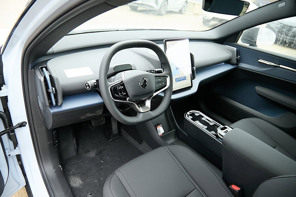 New 2026 Volvo EX30 Cross Country Ultra image 12