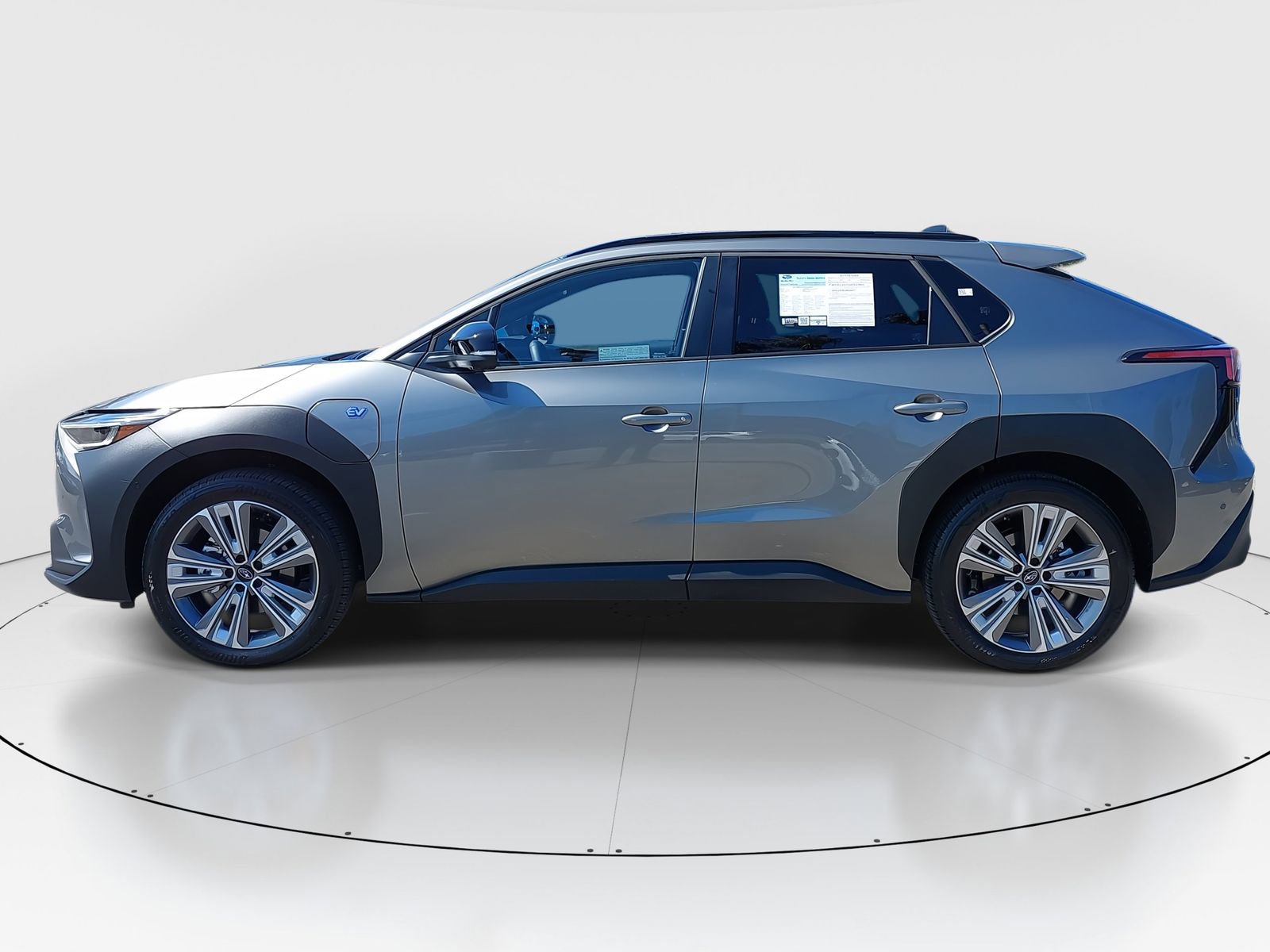 Certified 2025 Subaru Solterra AWD/4WD image 4
