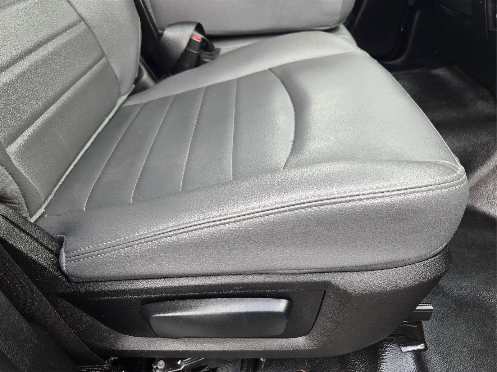 Used 2019 RAM 1500 Tradesman w/ Chrome Appearance Group RWD image 20