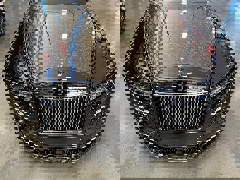 Used 2024 Rolls-Royce Phantom Sedan image 4