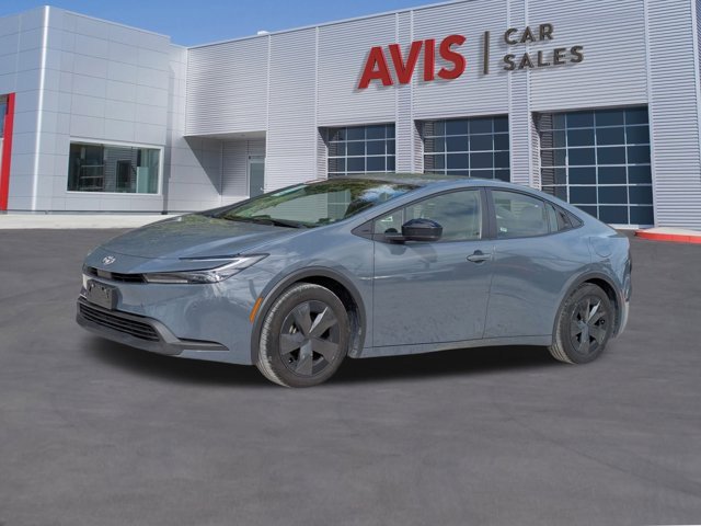 Used 2025 Toyota Prius LE image 1