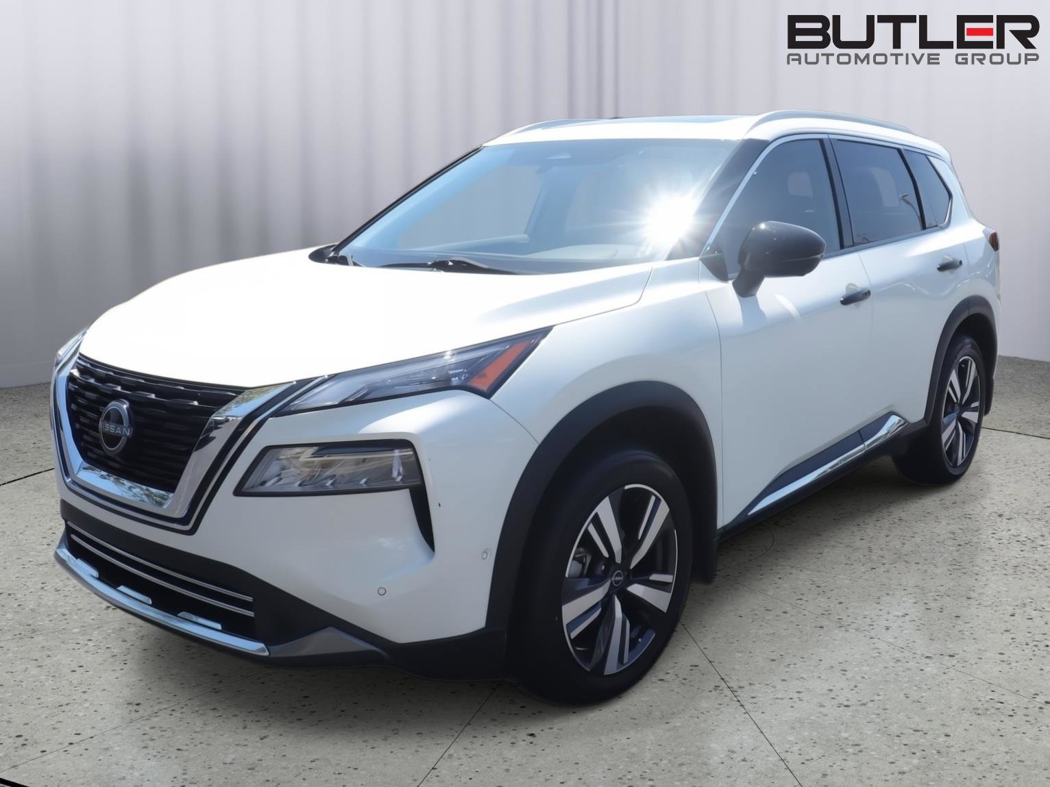 Used 2023 Nissan Rogue SL w/ SL Premium Package image 1